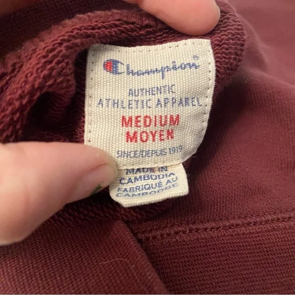 Champion  women's burgundy‎ crew neck sweatshirt in size medium - Picture 6 of 8